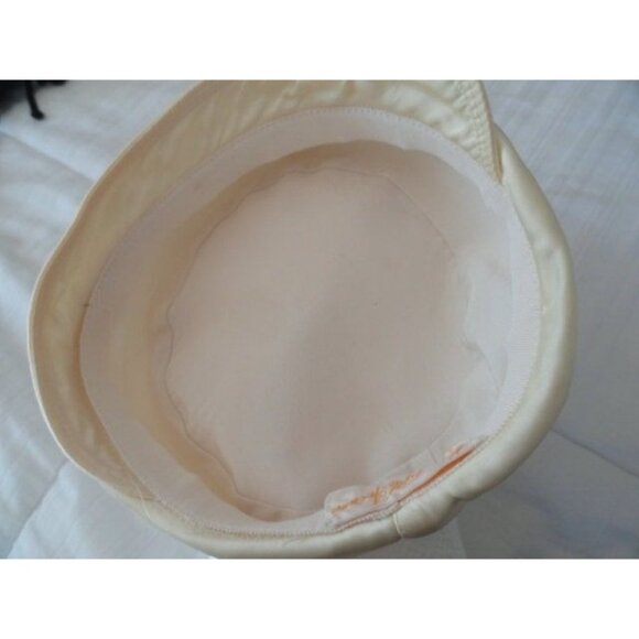 Vtg 1950\'s-1960\'s Satin Ivory Pill Box Saks Fifth Avenue Hat With Bill So Mod main image 4